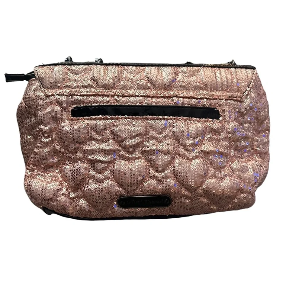 Betsey Johnson sequined quilted heart bag - Picture 3 of 8